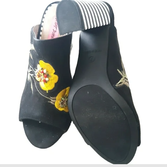 Betsey Johnson BARROW beaded Floral Slides Mules 7 - Picture 2 of 5
